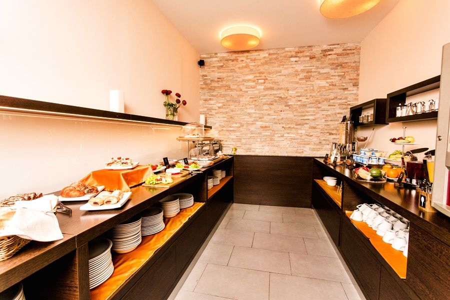 Hotel Ahotel 4*