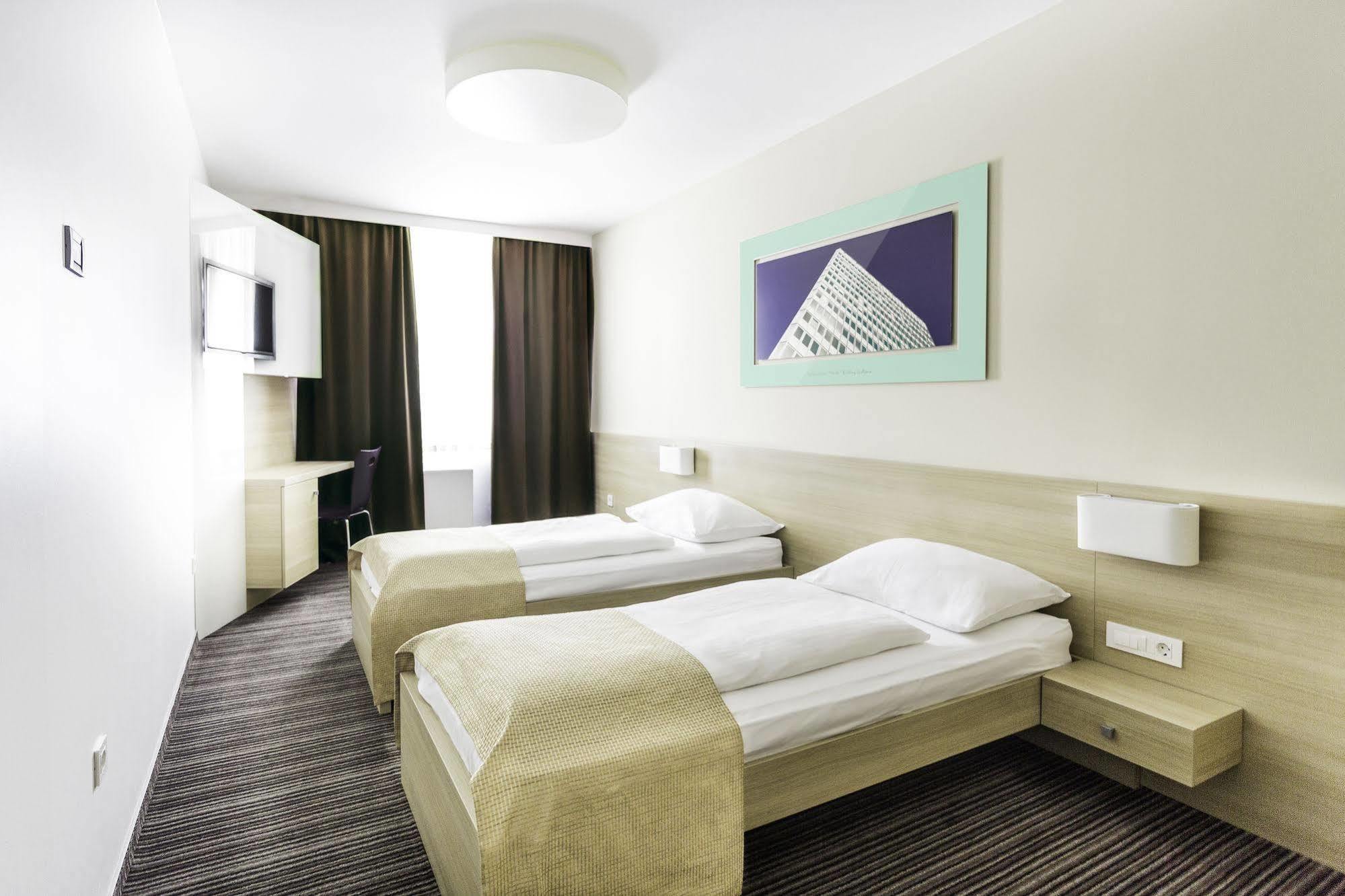 Hotel Ahotel 4*