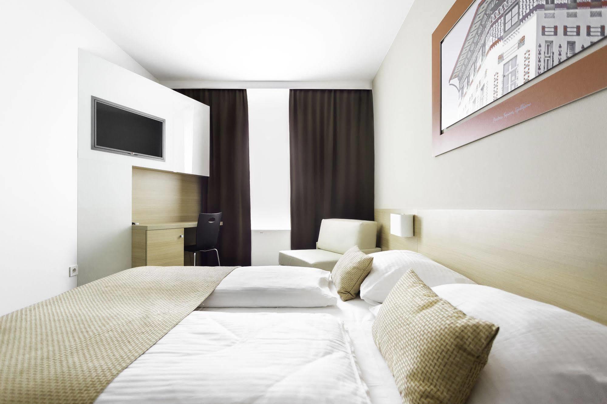 Ahotel 4*