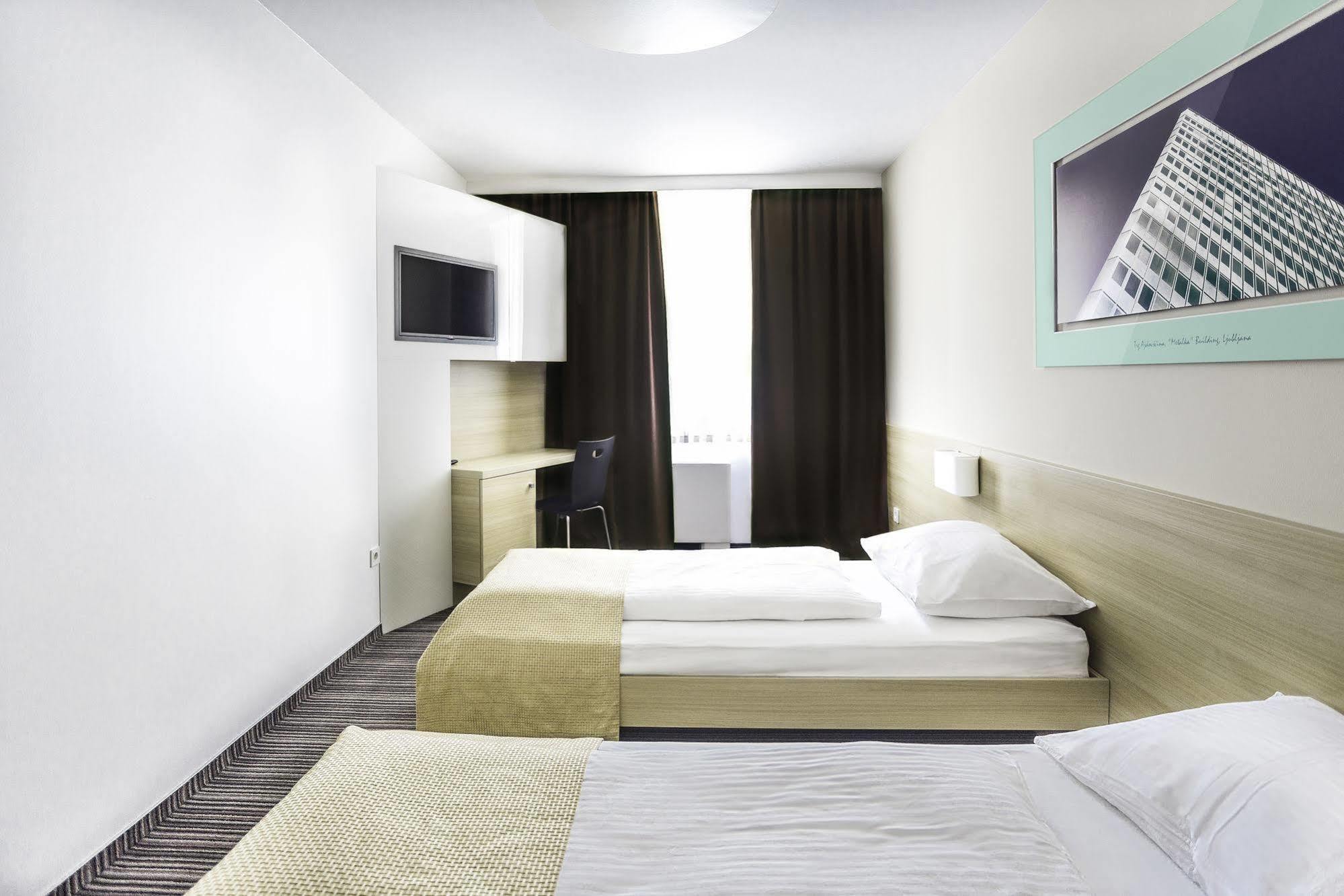 Ahotel